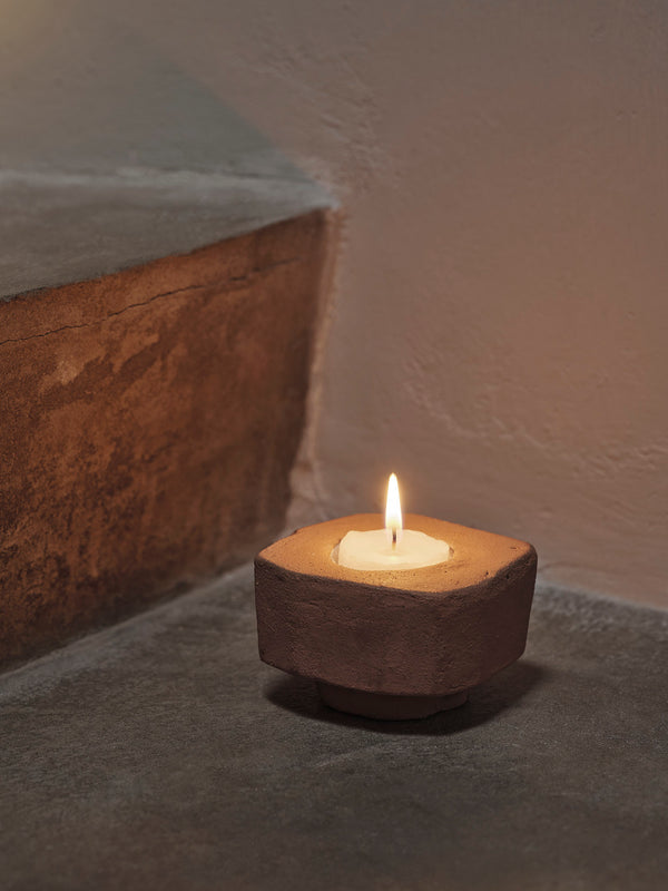 ferm LIVING Kurinu Candle Holder – Terracotta