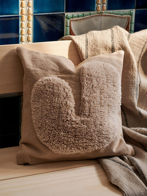 ferm LIVING Lay Cushion – Sand / Off-white