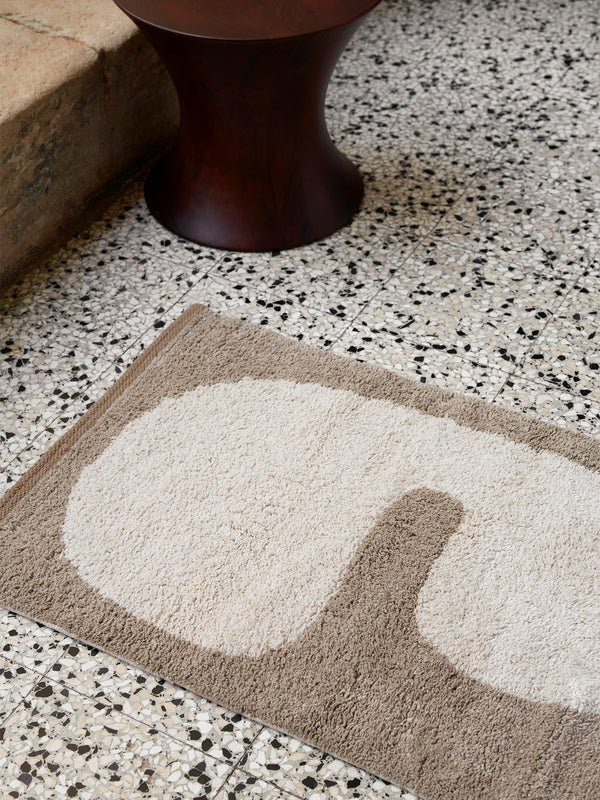 ferm LIVING Lay Washable Mat – Dark Taupe / Off-white