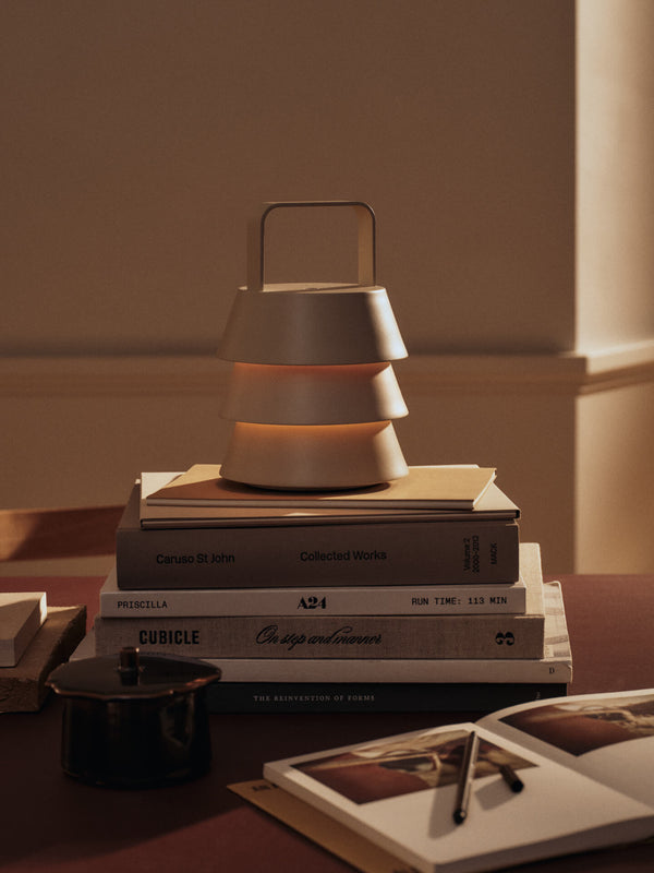 ferm LIVING Luver Portable Lamp – Cashmere