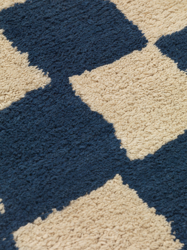 ferm LIVING Mara Washable Rug – Deep Blue / Warm Sand