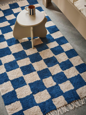 ferm LIVING Mara Washable Rug – Deep Blue / Warm Sand