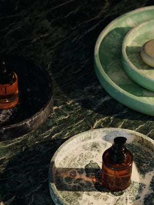 ferm LIVING Mist Tray Ø20 cm – Emerald Off-white