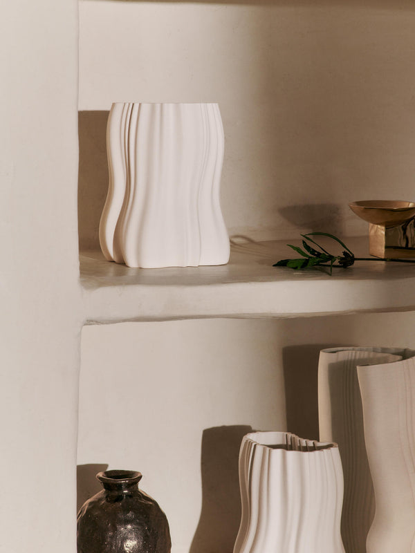 ferm LIVING Moire Vase H20 cm – Off-White