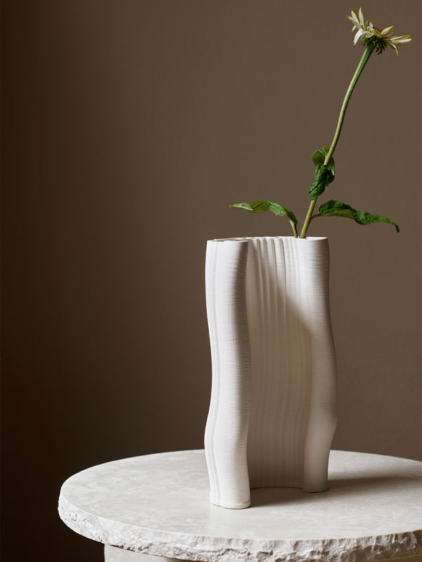 ferm LIVING Moire Vase H30 cm – Off-White