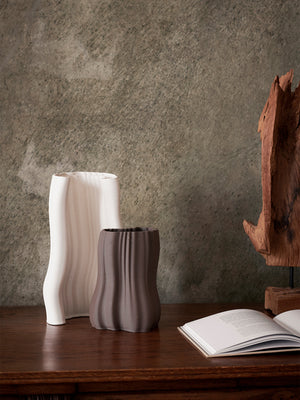 ferm LIVING Moire Vase H30 cm – Off-White