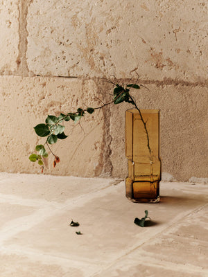 ferm LIVING Muro Vase H30 cm – Recycled Amber