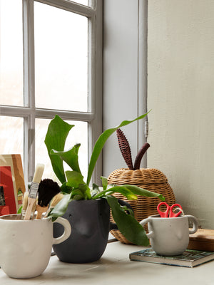 ferm LIVING Mus Plant Pot XL – Dark Grey