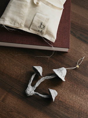 ferm LIVING Mushroom Ornament 3 Caps – Faded White
