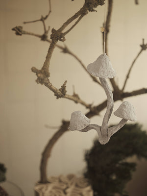 ferm LIVING Mushroom Ornament 3 Caps – Faded White