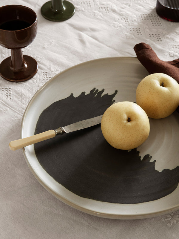 ferm LIVING Omhu Centrepiece – Off-white / Charcoal