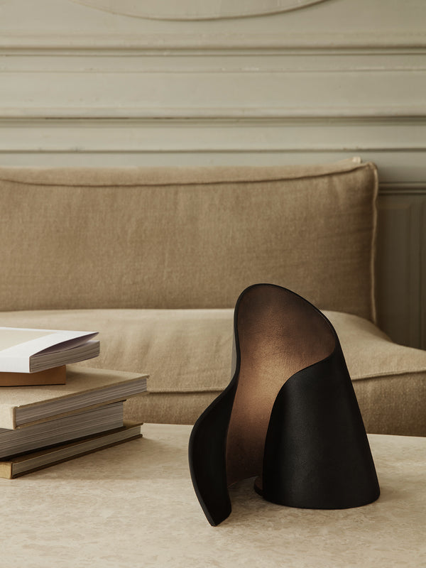 ferm LIVING Oyster Table Lamp – Black