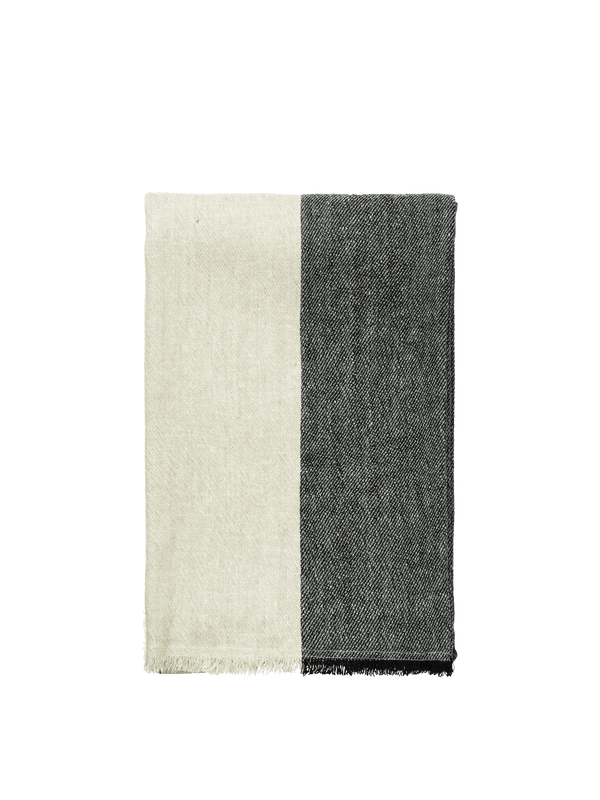 ferm LIVING Pila Linen Throw – Black / Elm Green