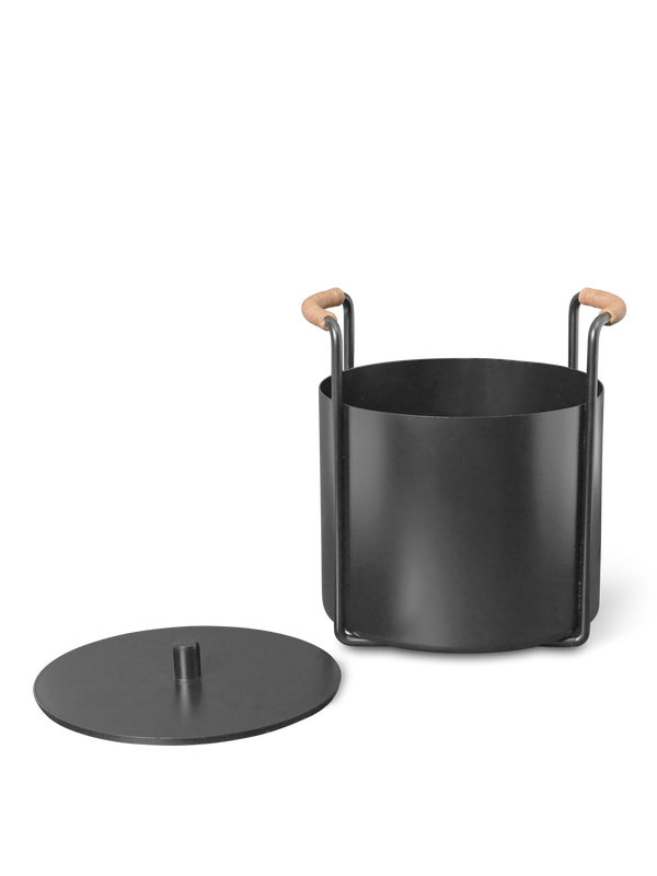 ferm LIVING Port Kindling and Ash Bucket – Black