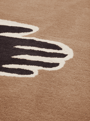 ferm LIVING Pose Tufted Rug 140 x 200 cm – Dark Coffee / Off-white