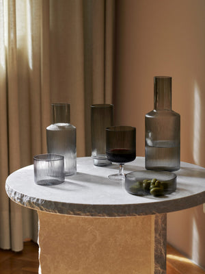 ferm LIVING Ripple Carafe – Smoked Grey