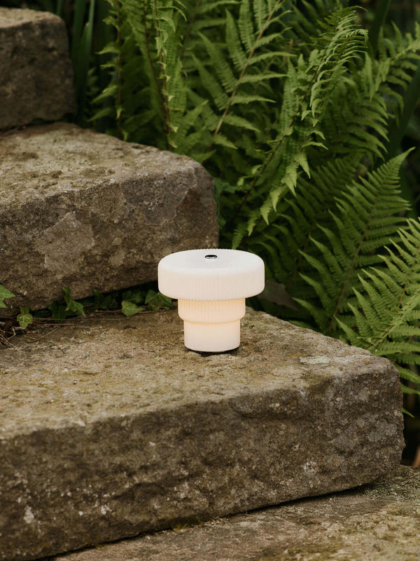 ferm LIVING Ripple Portable Lamp H10 cm – White