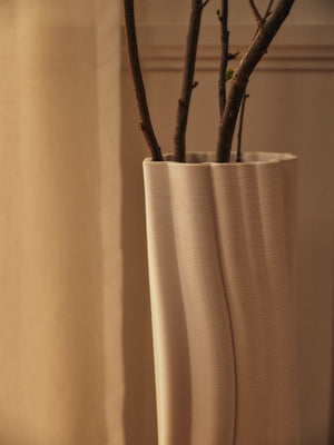 ferm LIVING Rylith Floor Vase H70 cm – Off-White