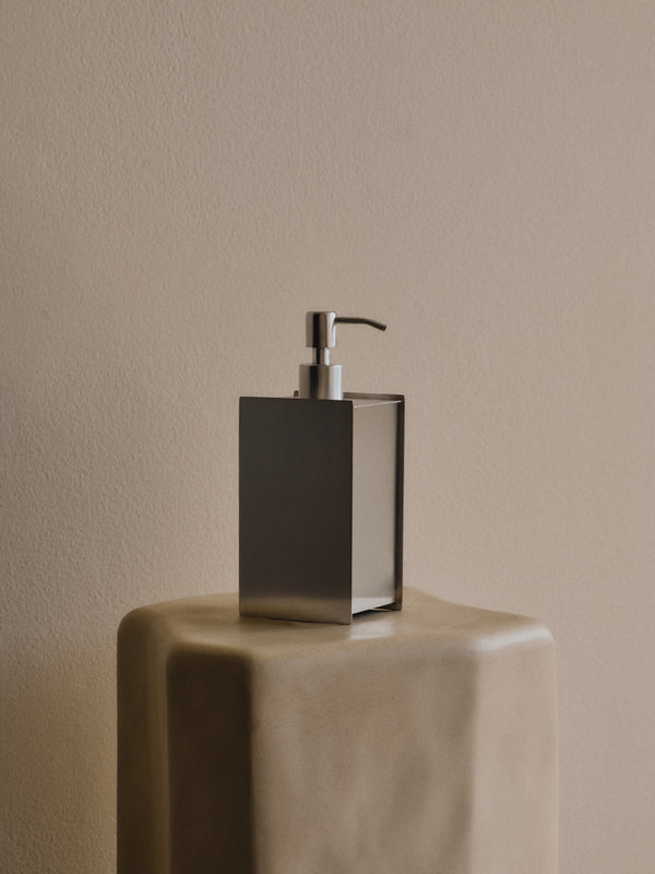 ferm LIVING Sama Soap Dispenser – Brushed Stainless Steel