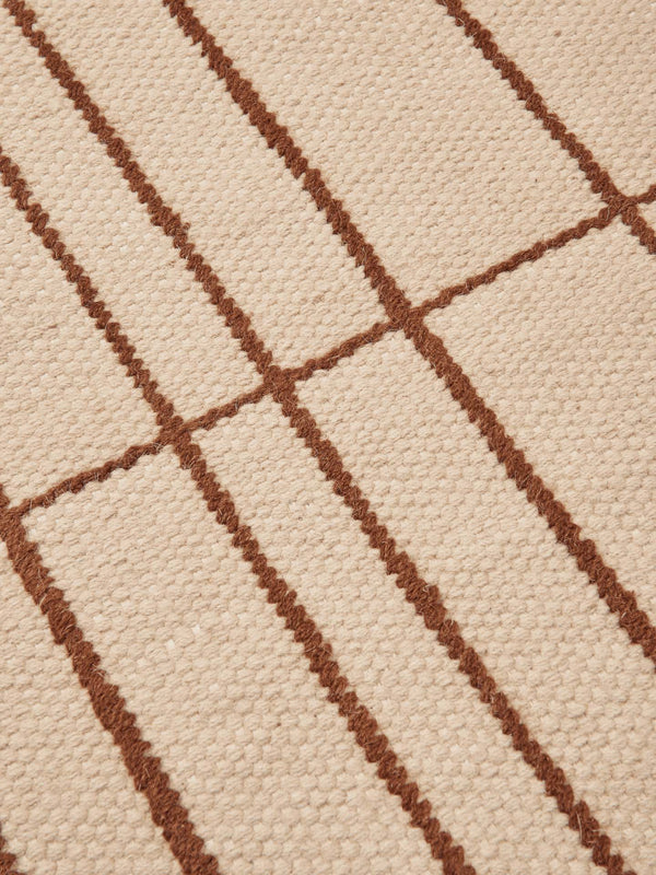 ferm LIVING Sen Rug 140 x 200 cm – Parchment / Chestnut