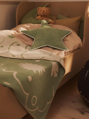 ferm LIVING Skye Blanket – Tea Green / Parchment