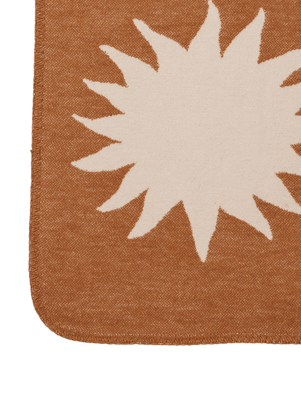 ferm LIVING Skye Blanket – Sienna / Parchment