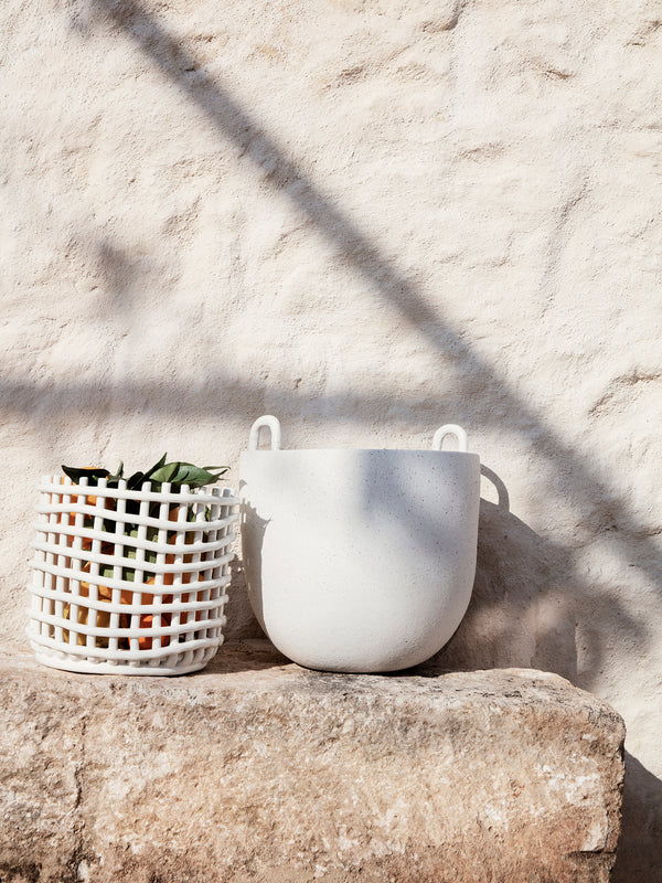 ferm LIVING Speckle Pot Large – Off-White
