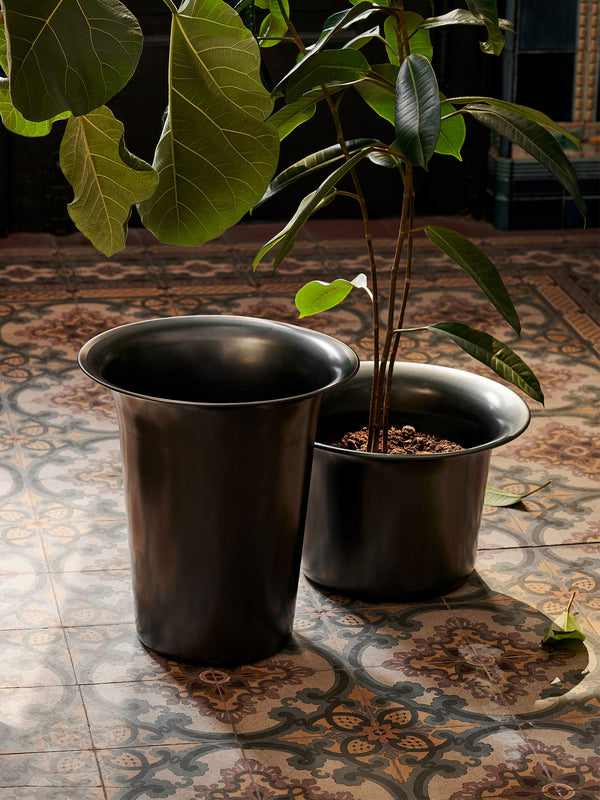 ferm LIVING Spun Aluminium Basket Low – Blackened Aluminium