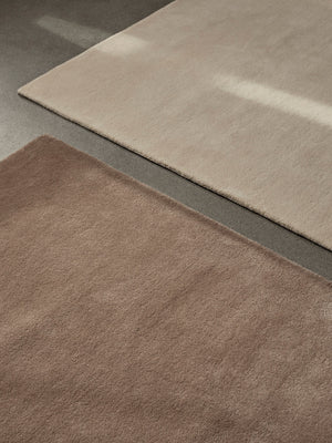 ferm LIVING Stille Tufted Rug 140 x 200 cm – Ash Brown
