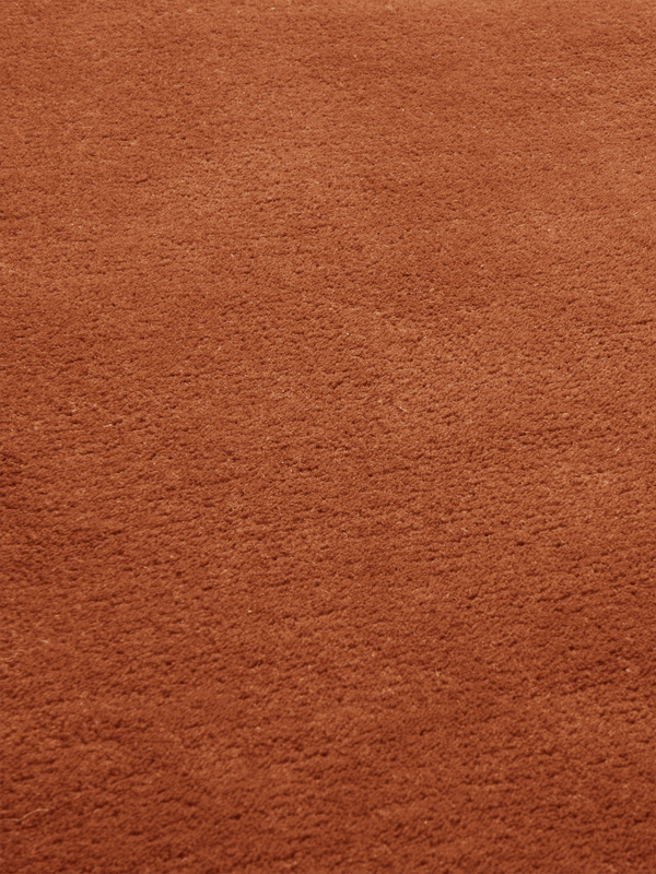 ferm LIVING Stille Tufted Rug 140 x 200 cm – Red Brown