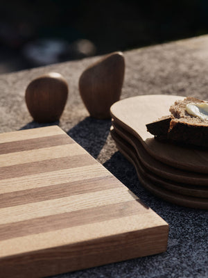 ferm LIVING Stribe Cutting Board Bold – Walnut / Oak